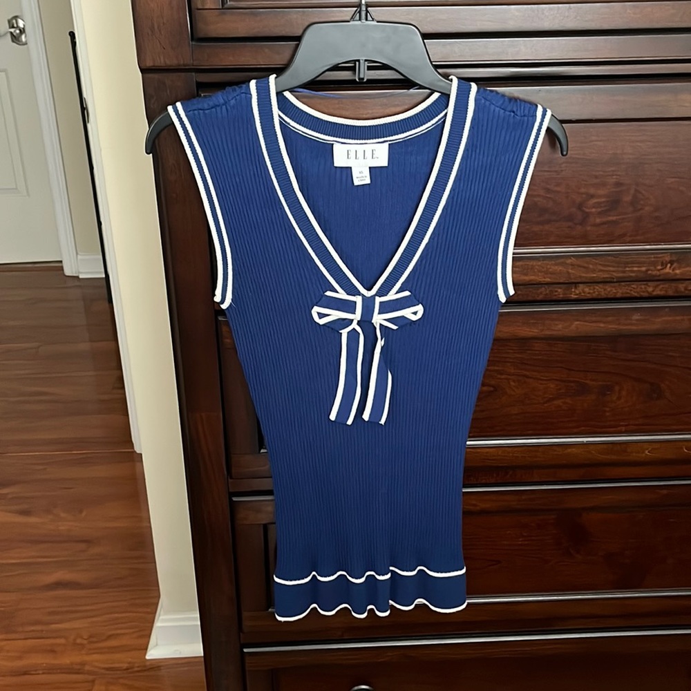 Elle sleeveless bow tie top